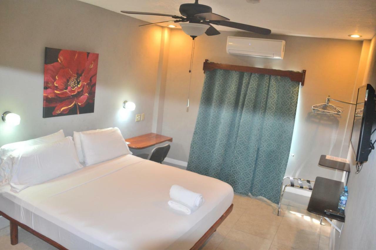 Maya Bella Downtown Hotel سان إجناسيو المظهر الخارجي الصورة